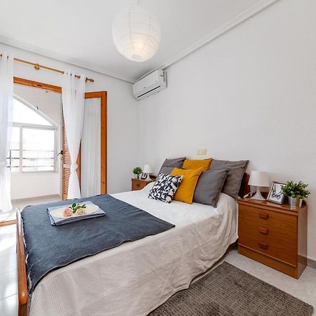 Cozy Apartment Near The Sea 또레비에하 외부 사진