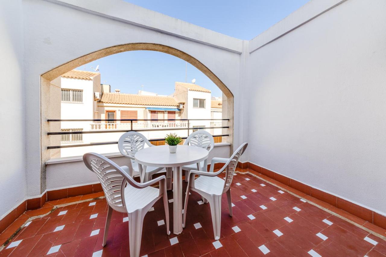 Cozy Apartment Near The Sea 또레비에하 외부 사진