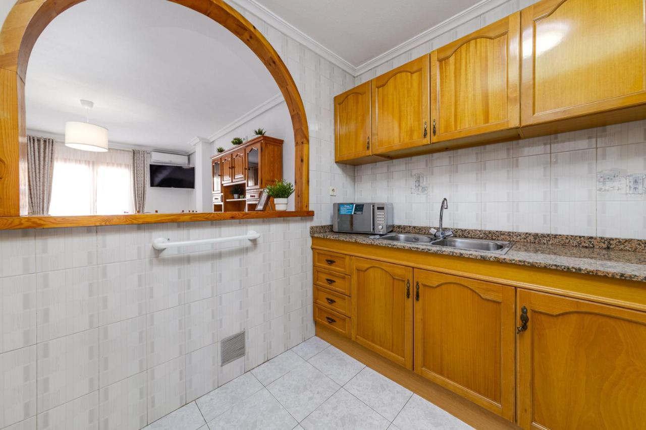 Cozy Apartment Near The Sea 또레비에하 외부 사진