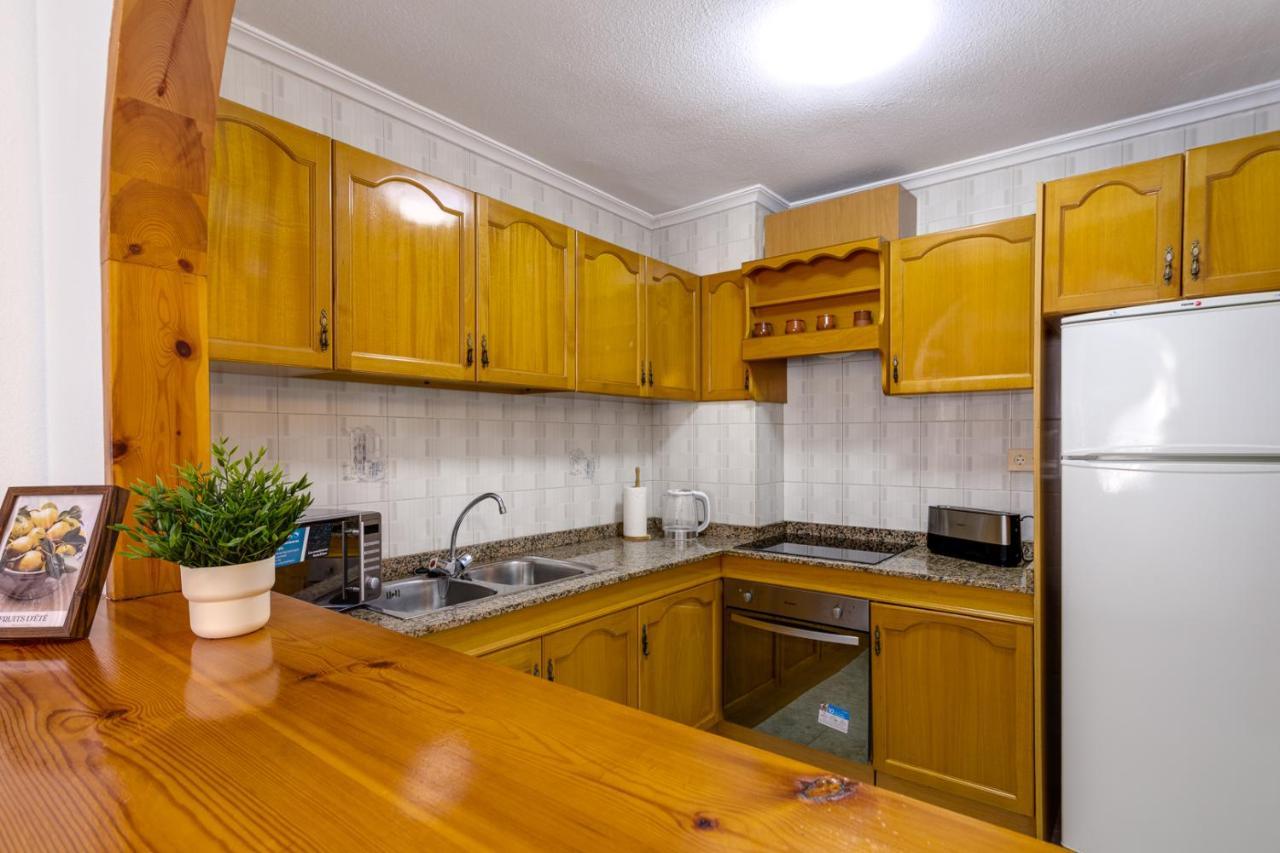 Cozy Apartment Near The Sea 또레비에하 외부 사진