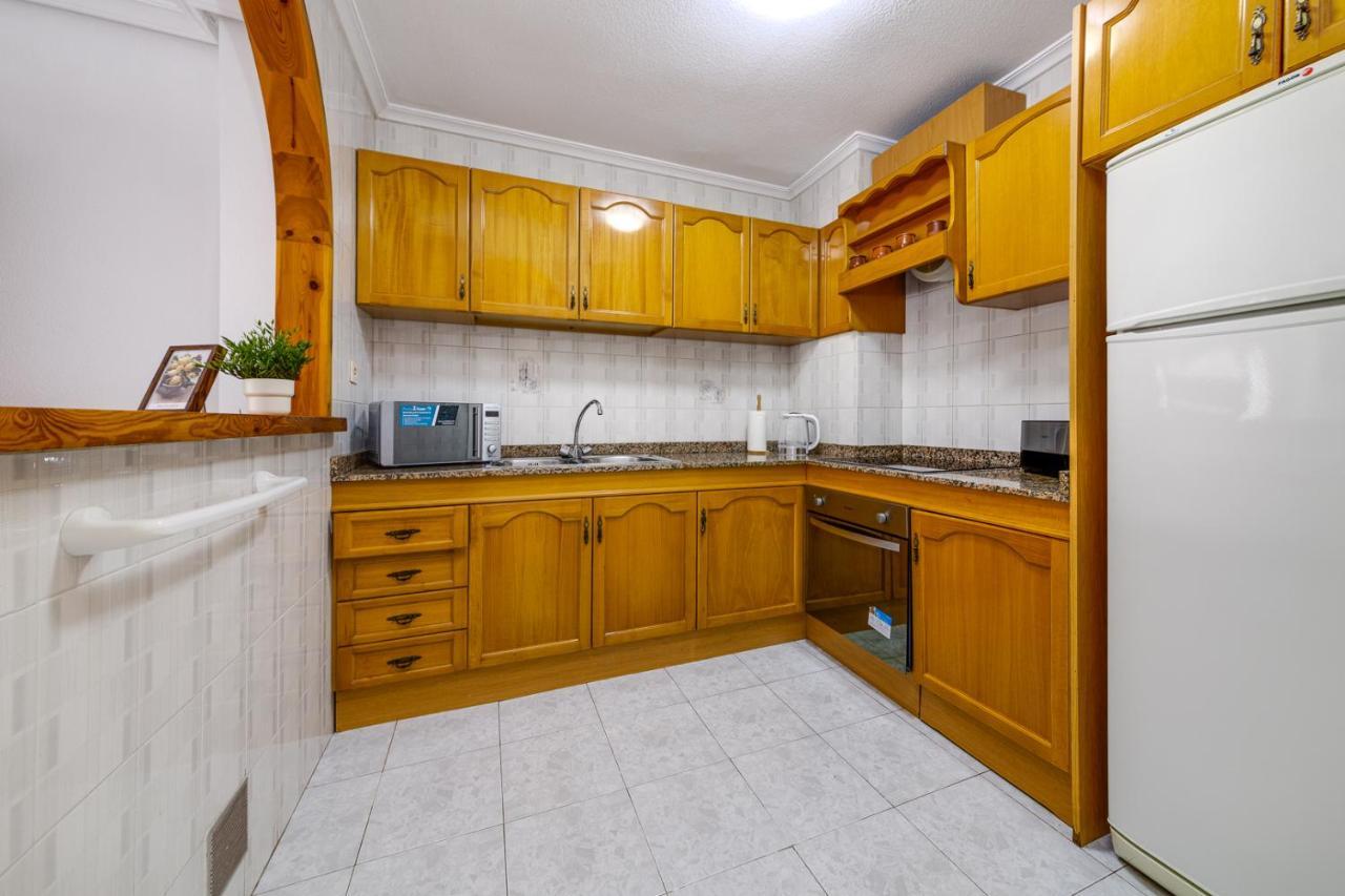 Cozy Apartment Near The Sea 또레비에하 외부 사진